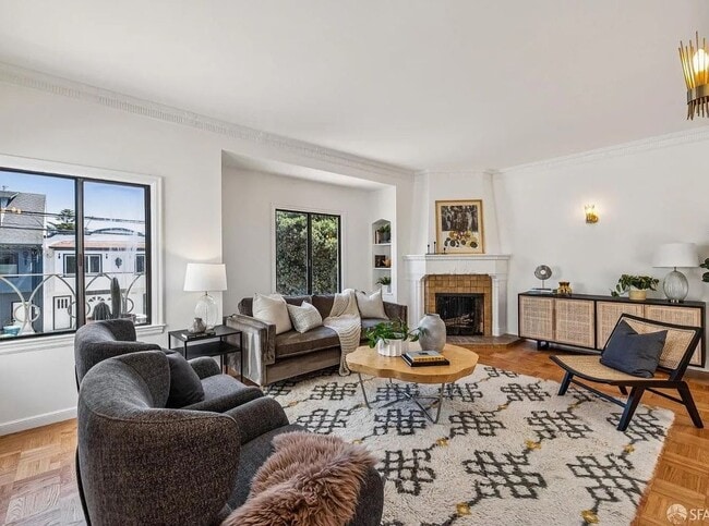 Building Photo - 845 44th Ave