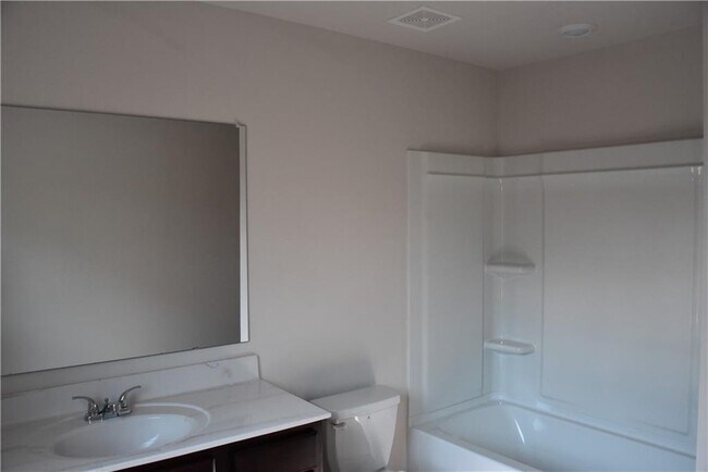 Building Photo - 549 Ruths Dr