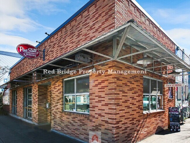 Building Photo - 5022 NE 23rd Ave