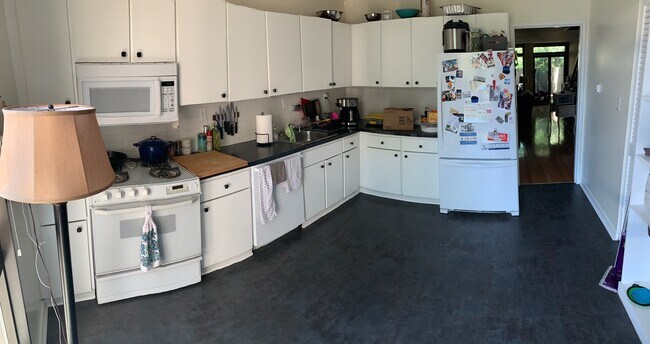 kitchen - 389 N St SW