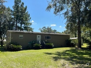 Building Photo - Country Living at it's finest! 4 Bedroom, ...