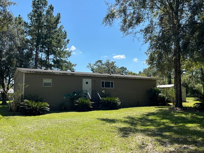 Country Living at it 39 s finest - Country Living At Its Finest 4 Bedroom Live Oak Fl Primary Photo 