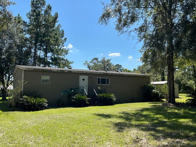 Primary Photo - Country Living at it's finest! 4 Bedroom, ...