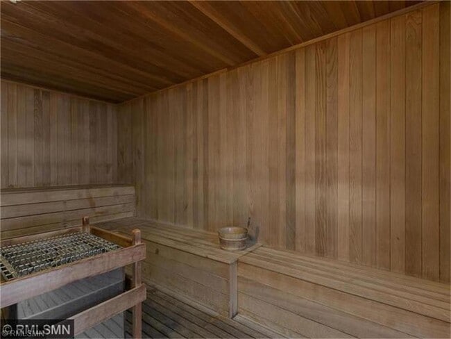 Building Photo - 929 Portland Ave