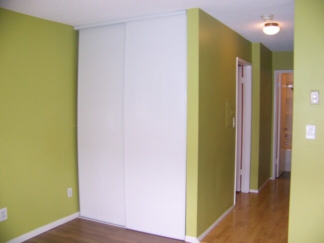 Building Photo - 550 W Regent St