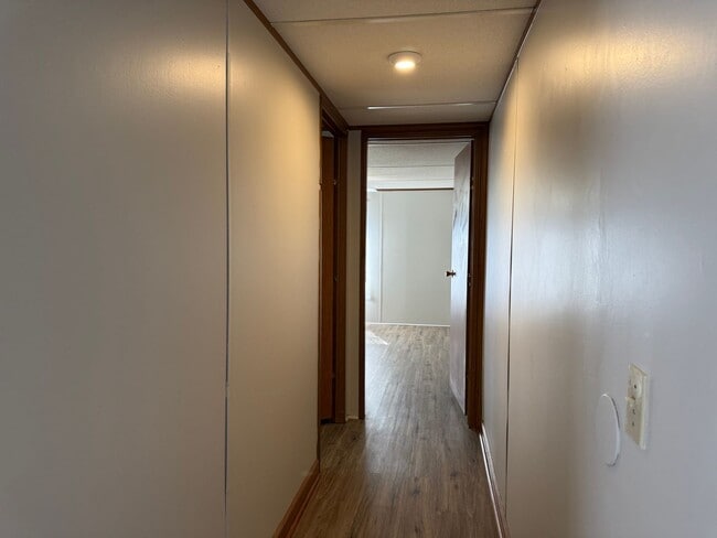 Building Photo - Move-In Ready 3 Bed, 2 Bath Home in Newton...