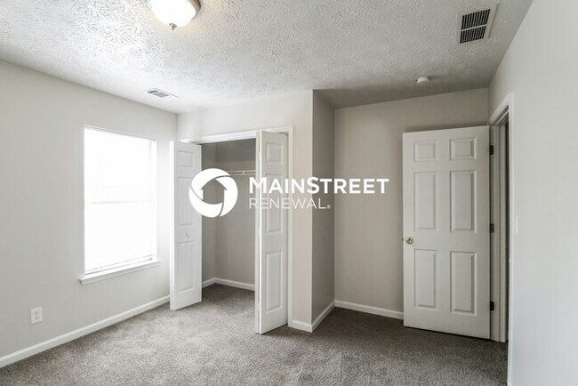 Building Photo - 3 Bedroom Pet-Friendly Home in Rex, GA with Main Street Renewal