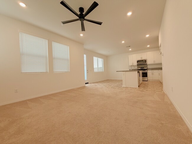 Building Photo - 16659 Crocus Ln