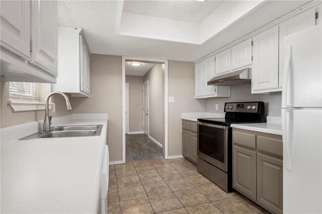 Building Photo - 1306 W Bonnie Ln