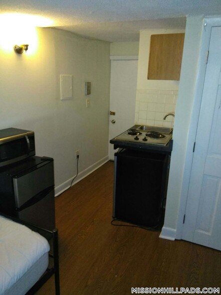 Building Photo - 49 S Huntington Ave