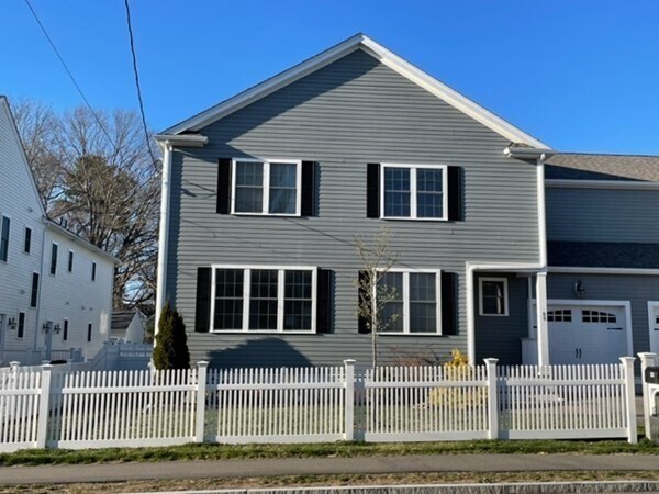 Primary Photo - 51 Oak St