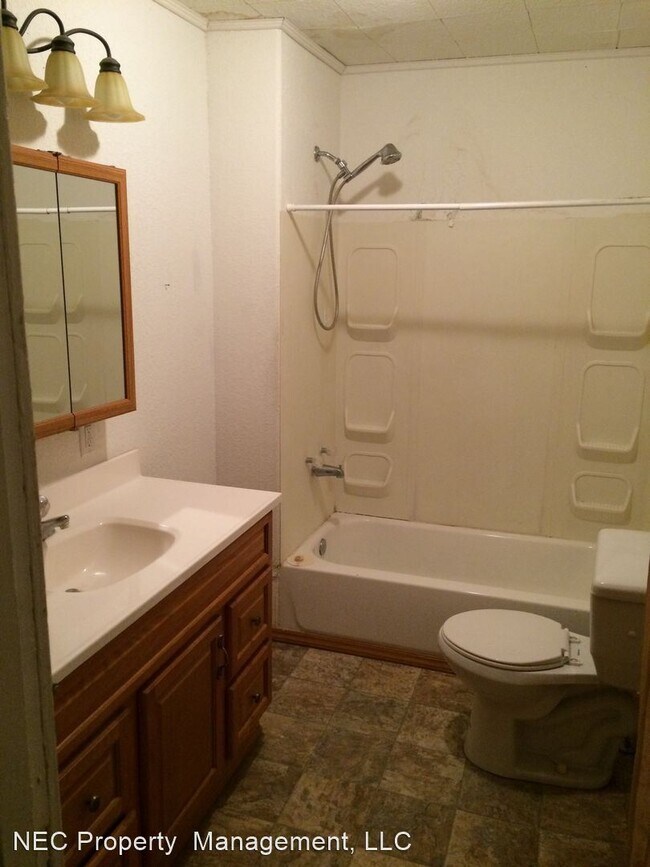 Building Photo - 4 br, 2 bath House - 513 N. 5th St.