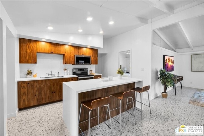 Building Photo - 40851 Bob Hope Dr