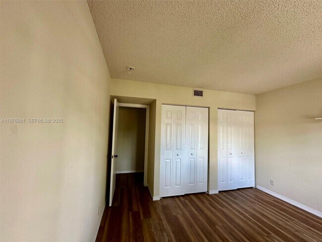 Building Photo - 3877 San Simeon Cir