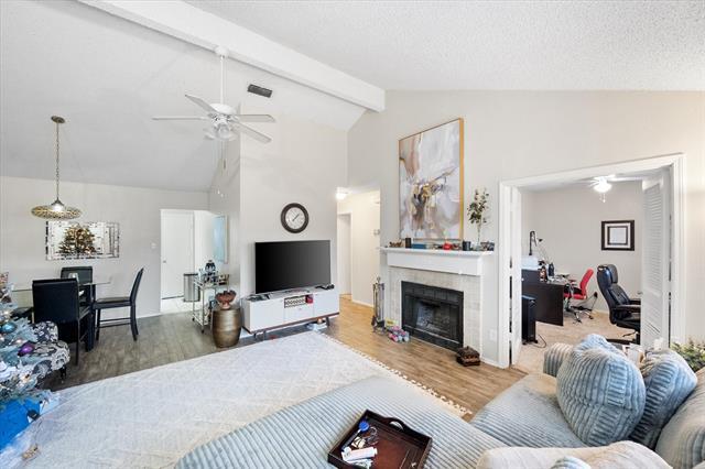 Building Photo - 2920 Hilltop Dr