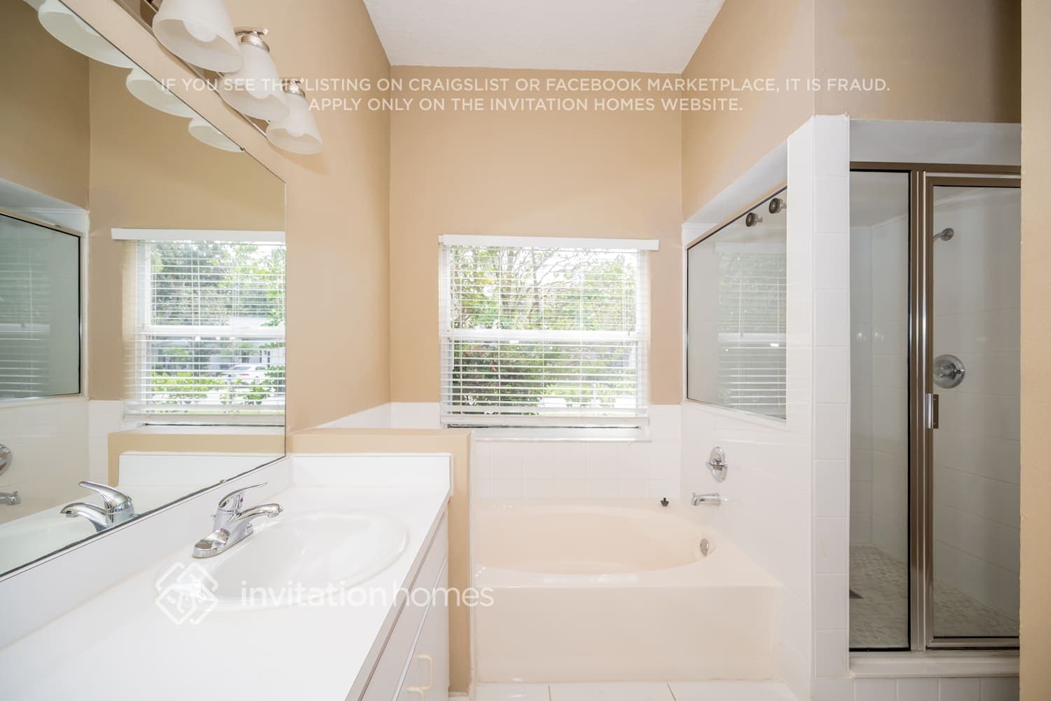 Building Photo - 4300 Ridgemoor Dr N