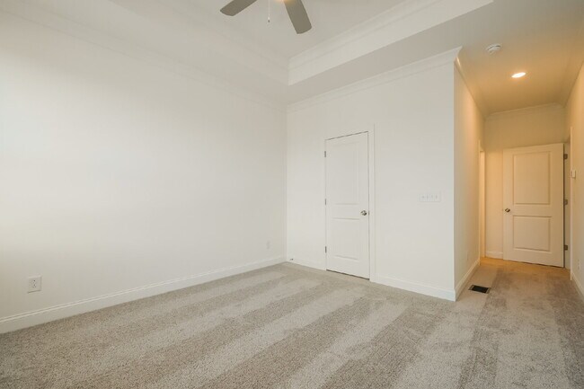 Building Photo - 514 Alice Wy