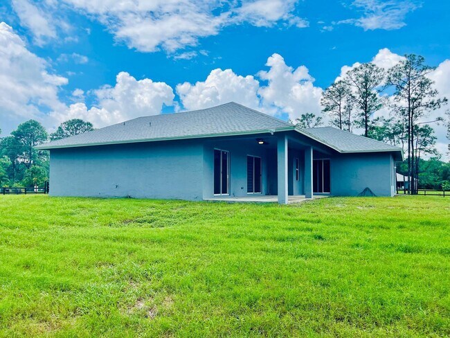 Building Photo - 17225 78th Rd N