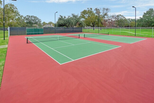 Building Photo - 15806 Spring Forest Dr