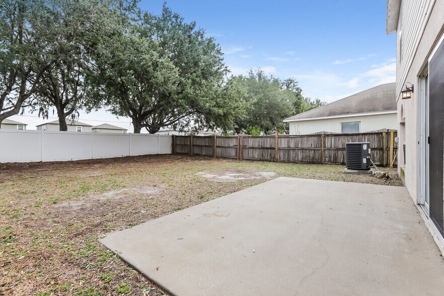 Building Photo - 11427 Ivy Flower Loop