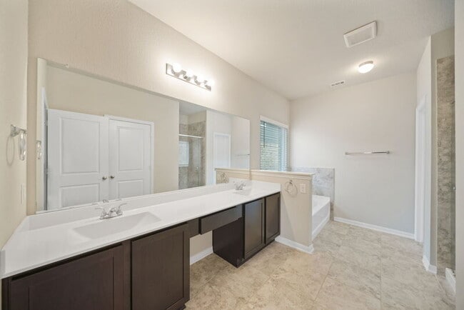 Building Photo - 8907 Arundal Garden