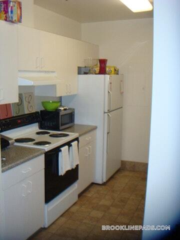 Building Photo - 4 Davis Ave