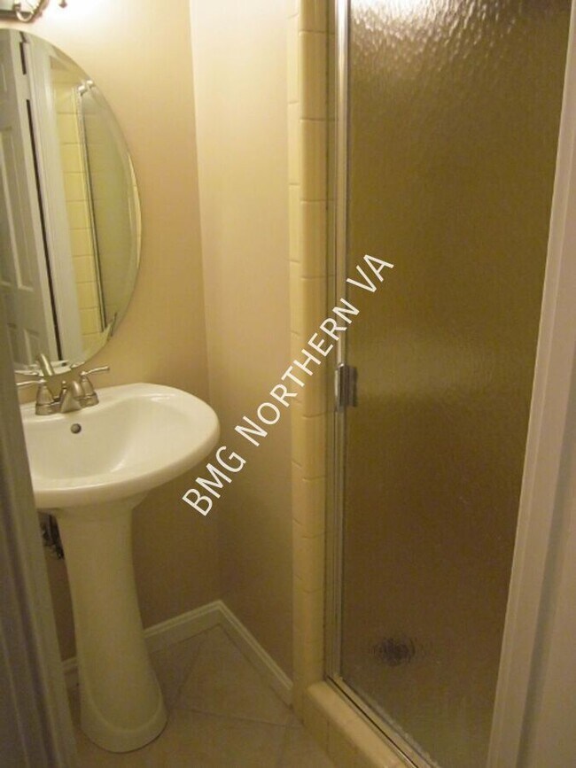 Building Photo - 1160 Wimbledon Dr