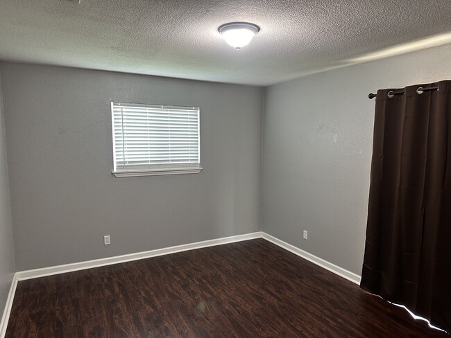 Building Photo - Clinkenbeard Multi Family