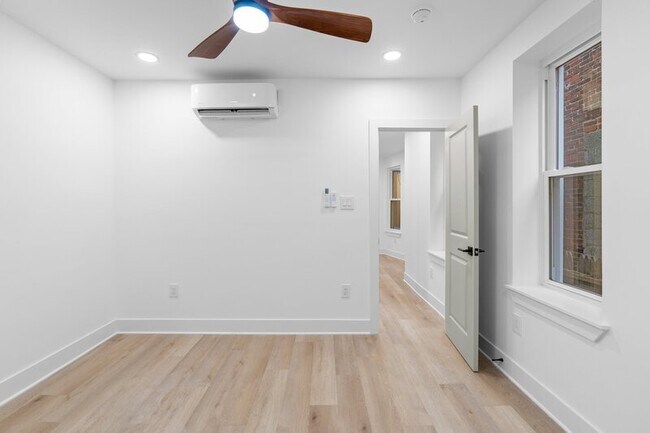 Building Photo - 6049 Elmwood Ave