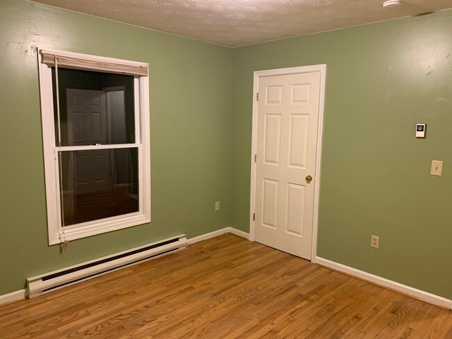 Building Photo - 544 Hull St