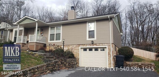 Building Photo - 3123 Glenmont Dr