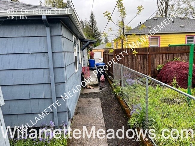 Building Photo - 687 Catterlin St NE