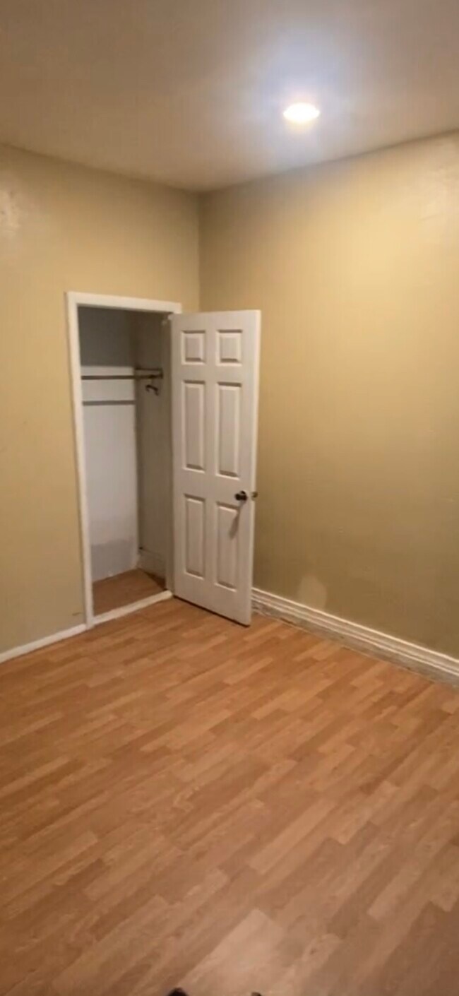 Building Photo - 12704 NE 40th St