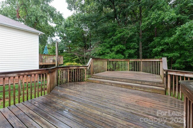 Building Photo - 155 Walmsley Pl