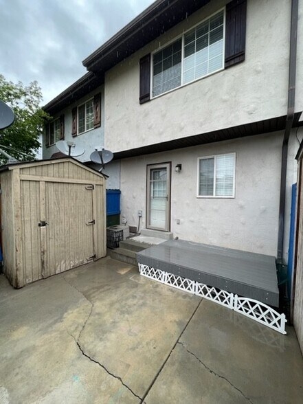 Building Photo - 888 Hamlet Cir N