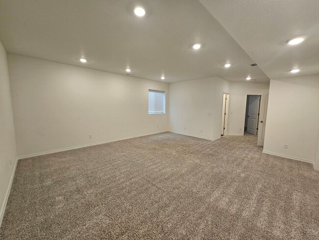 Building Photo - 10450 Summer Rdg Dr