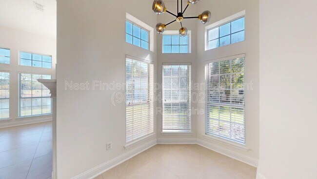 Building Photo - 10061 Vineyard Lake Rd E