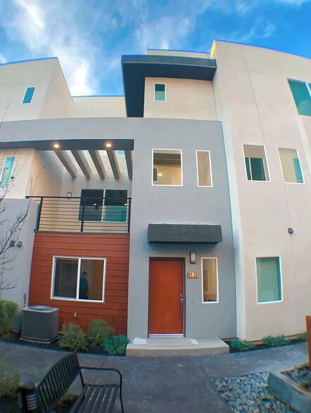 Building Photo - 8435 Tweedy Ln
