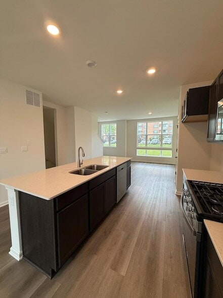 Building Photo - 347 Summit Cir