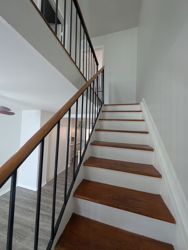 Building Photo - 2BR Townhome in Ashland Mews (Johns Hopkin...