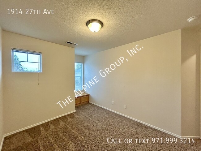 Building Photo - Townhome in Forest Grove