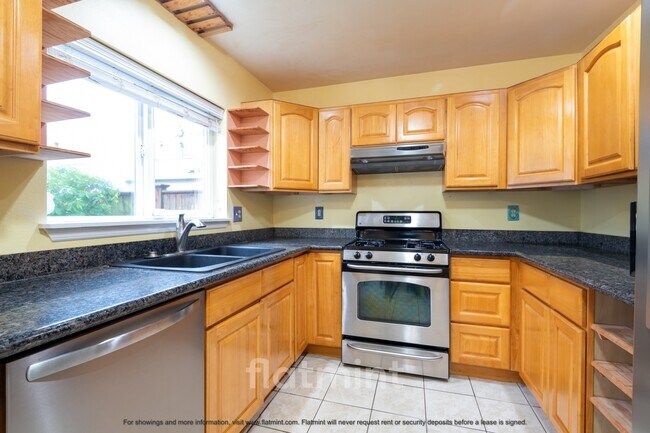 Building Photo - 1728 26th Ave S