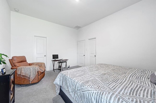Building Photo - 18122 Rockvine Dr