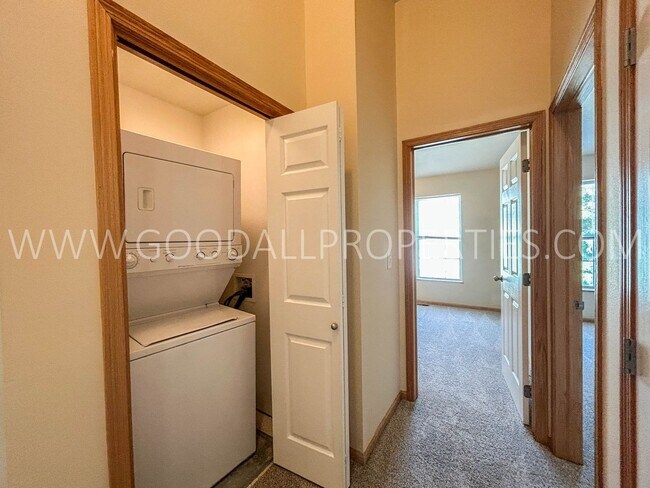 Building Photo - Special 1/2 Off 1st Month Rent if lease si...