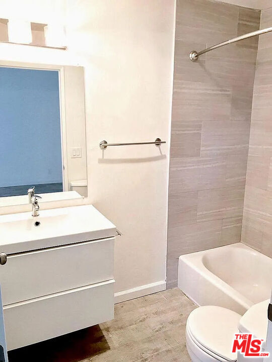 Building Photo - 922 N Hudson Ave