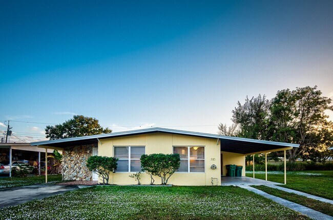 Building Photo - 510 Sharon Cir