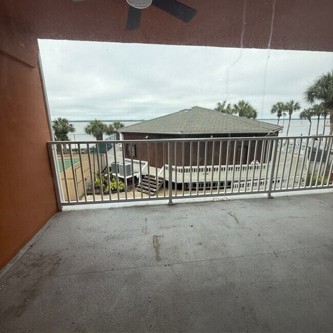 Building Photo - Bay Front Condo for Rent