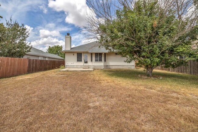 Building Photo - 216 Meadowside Dr