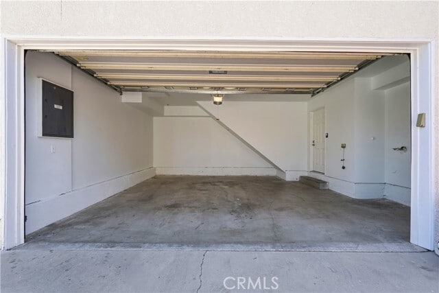 Building Photo - 9245 Woodman Ave