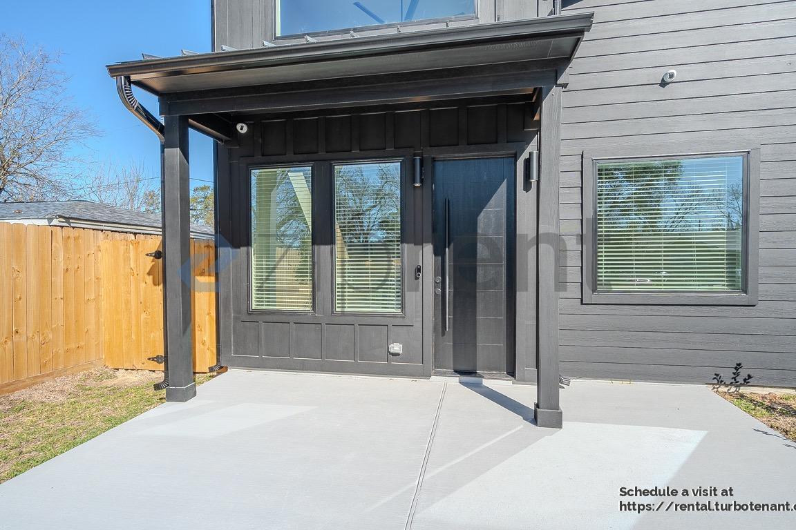 Building Photo - 5029 Van Fleet St